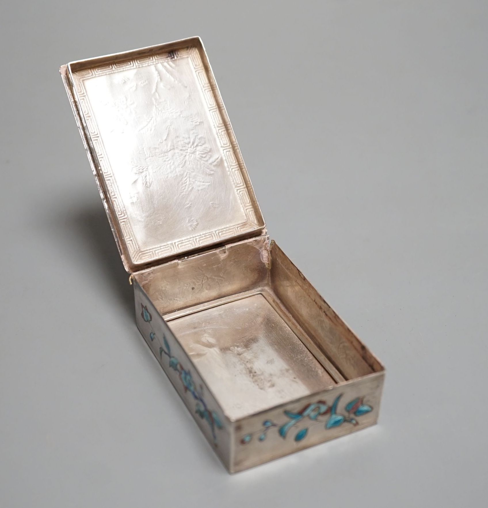 A Chinese Export white metal and enamel rectangular snuff box, 78mm.